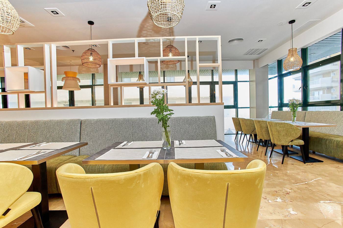 Leonardo-Hotel-Fuengirola-Costa-del-Sol-Restaurant-36