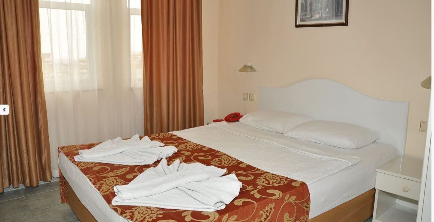 Kleopatra-South-Star-Room-8