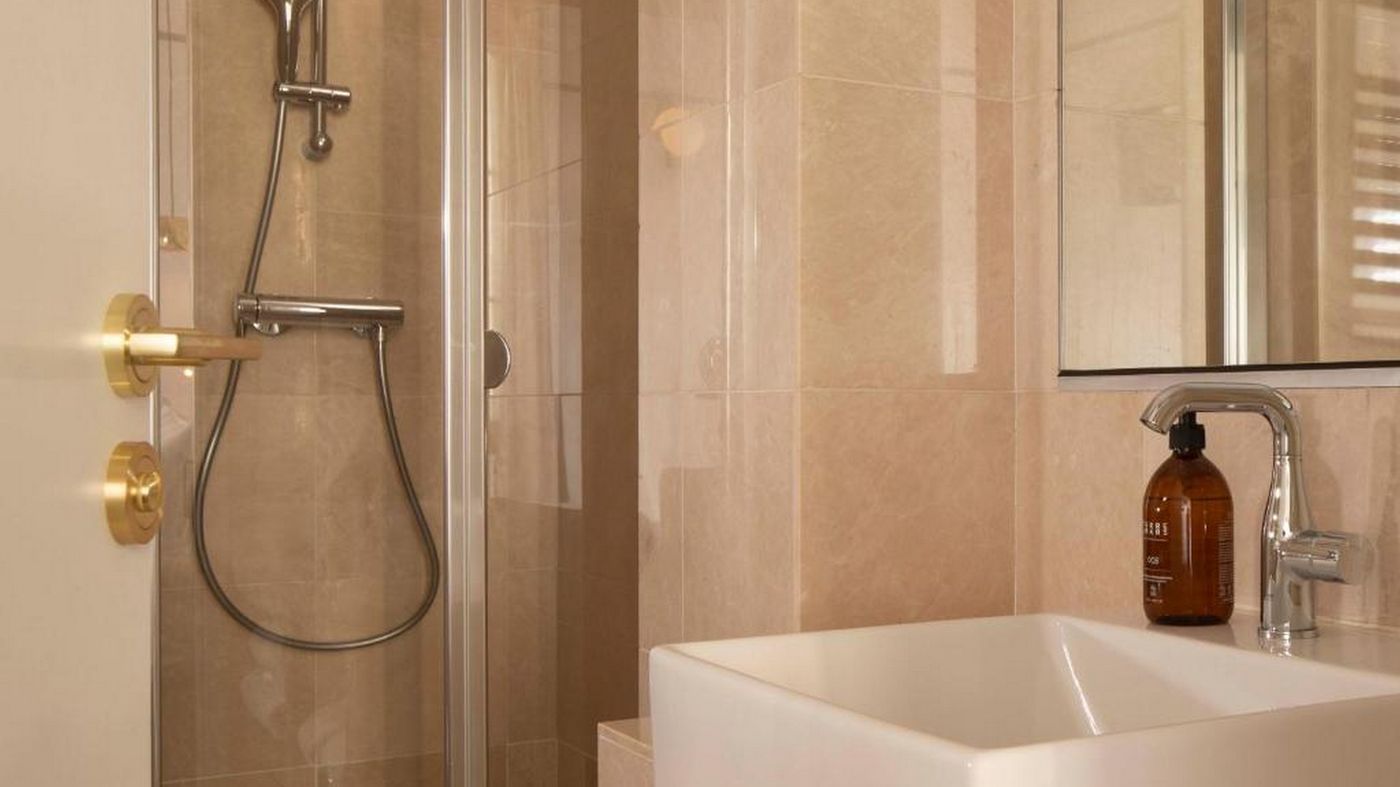 Hotel-Des-Deux-Iles---Notre-Dame-Room-25