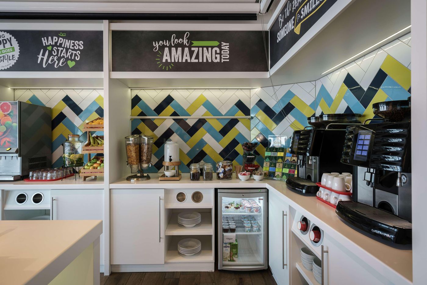 Hampton-By-Hilton-Amsterdam-City-Centre-East-Restaurant-22