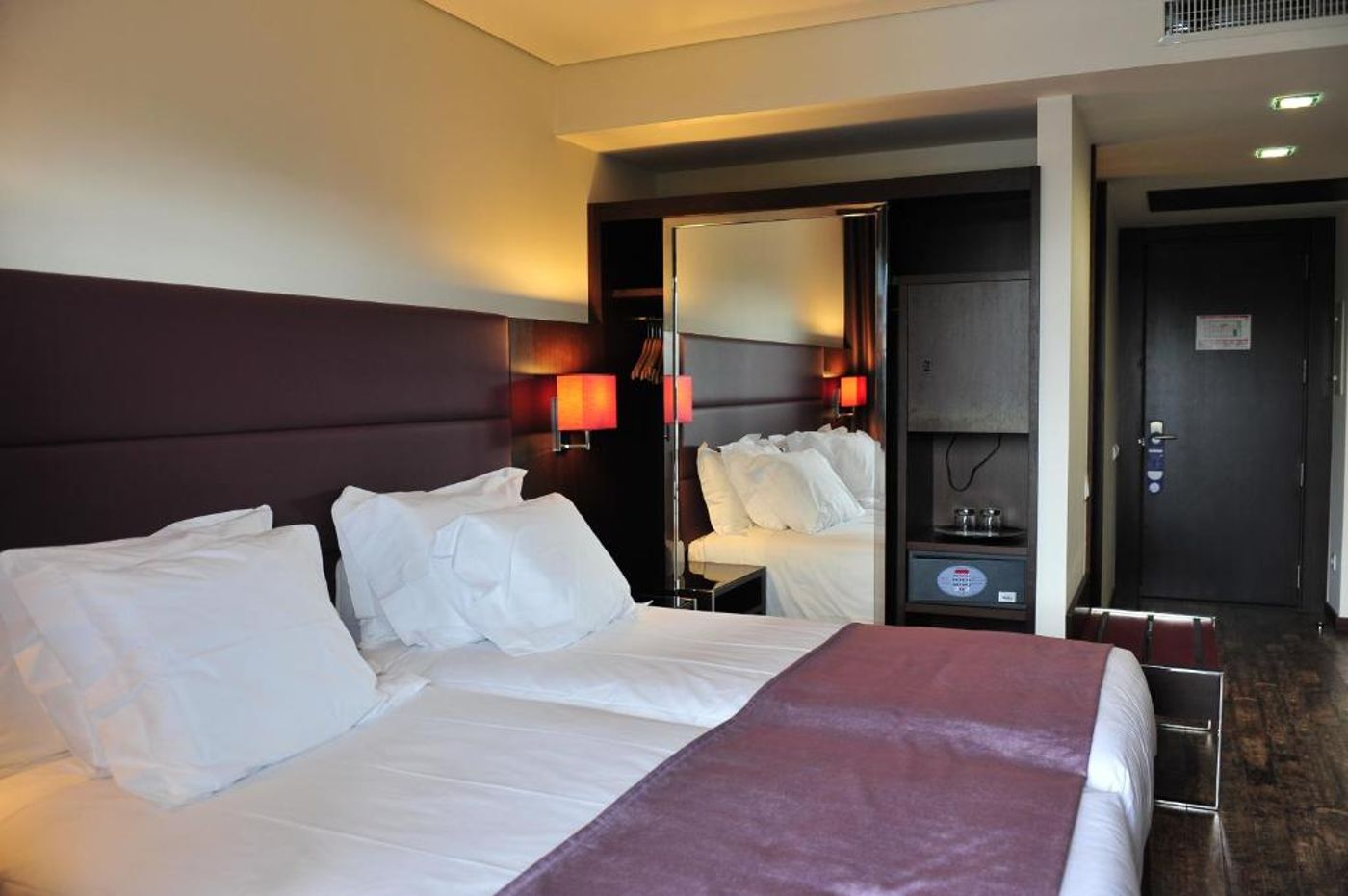 Axis Porto Business & SPA Hotel - Portugal - Matosinhos - Room - 4