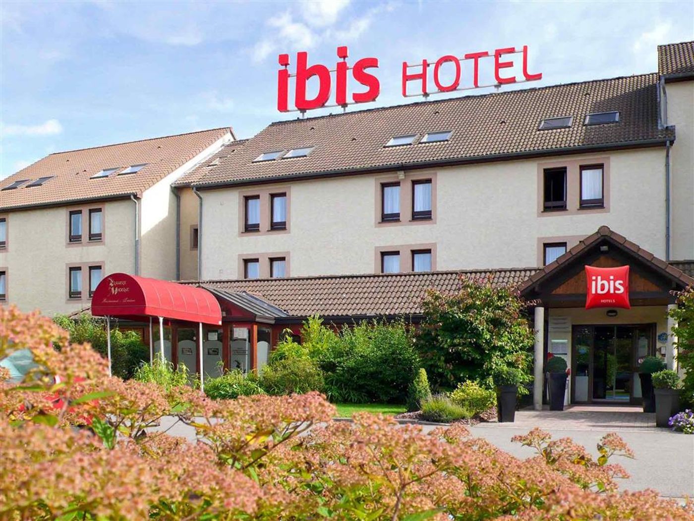 ibis Charleroi Airport Brussels South-Belgium-FLEURUS-Lobby-9