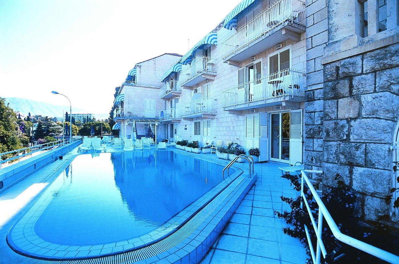 Hotel-Komodor-Pool-10