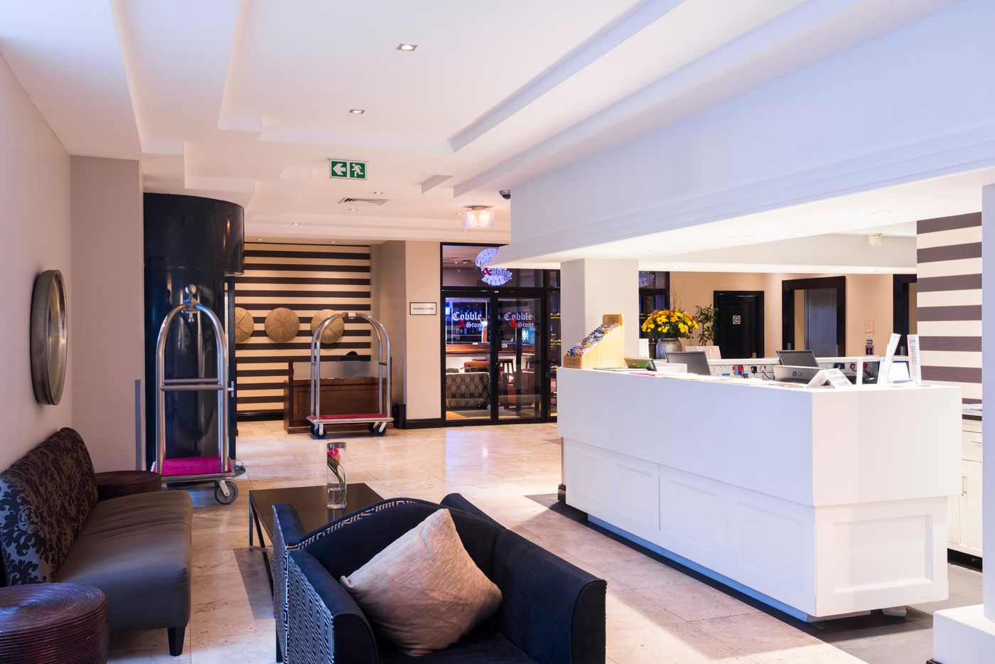 ONOMO-Hotel-Cape-Town---Inn-On-The-Square-Lobby-4