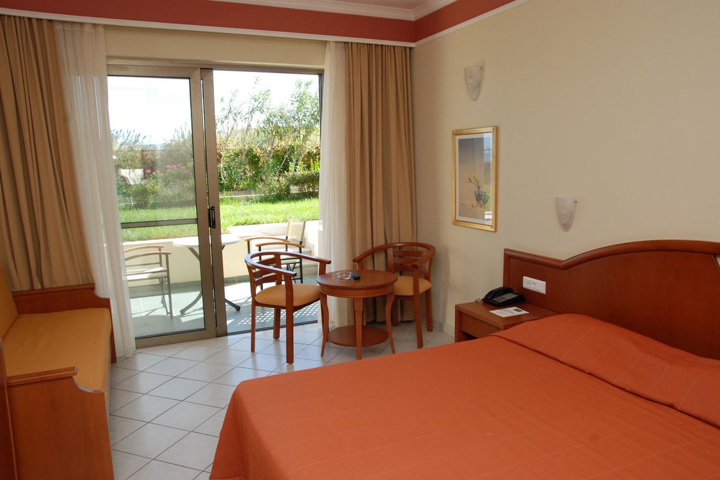 Hydramis-Palace-Beach-Resort-Room-53