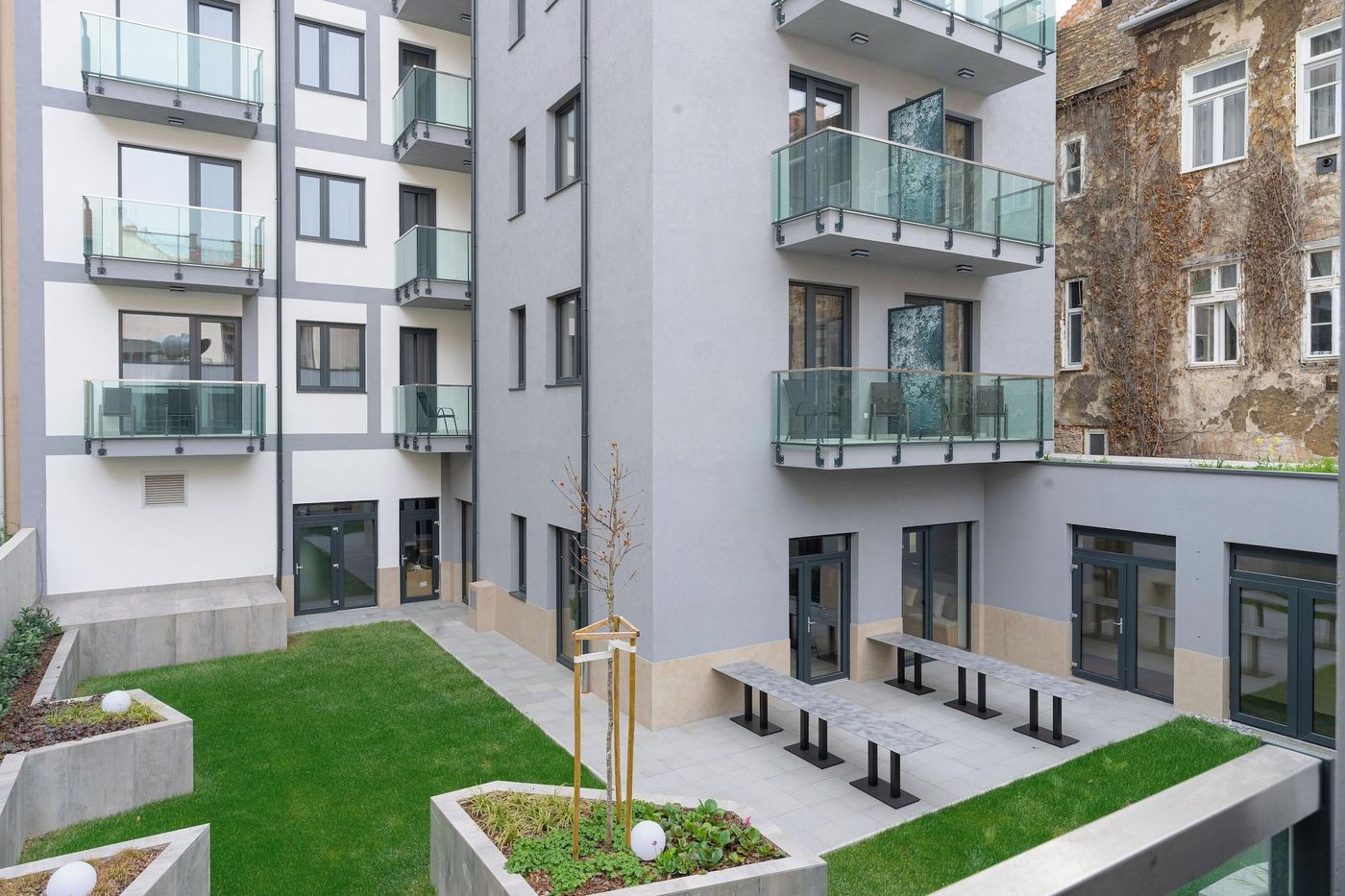 Onyx-Luxury-Hotel-Budapest-General-view-2