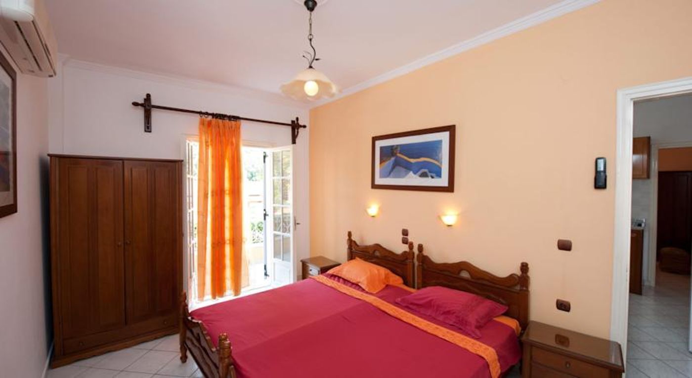 Marina Apartments & Studios