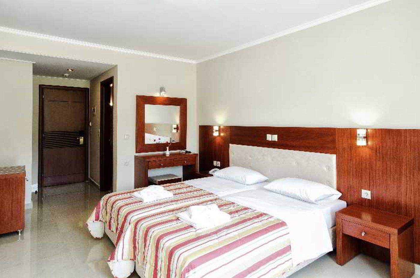 Jupiter-Hotel-Room-10