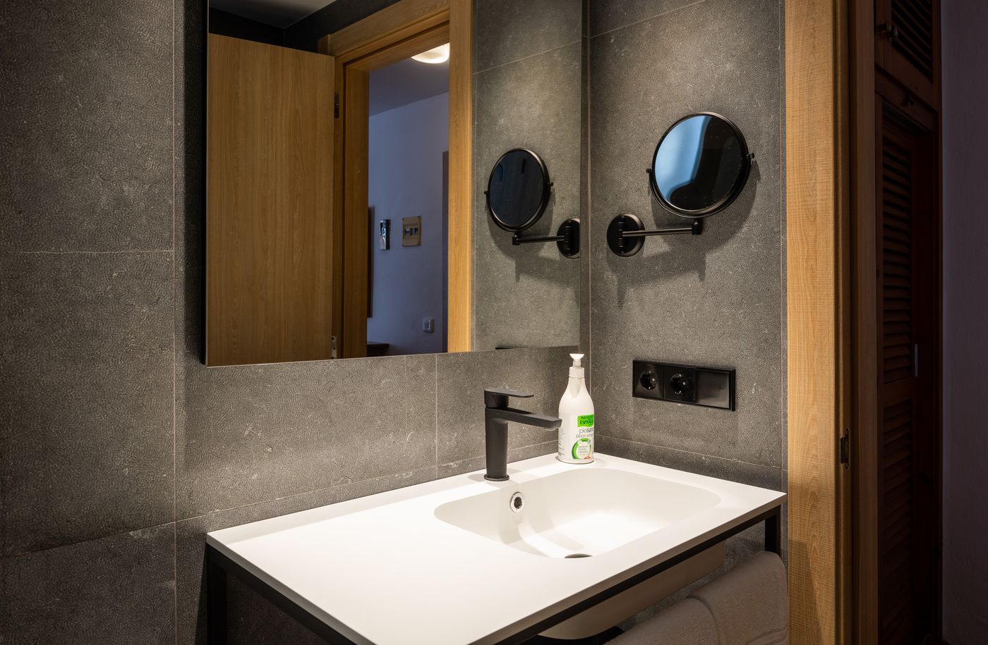 Casita Blanca Apartments - Adults Only