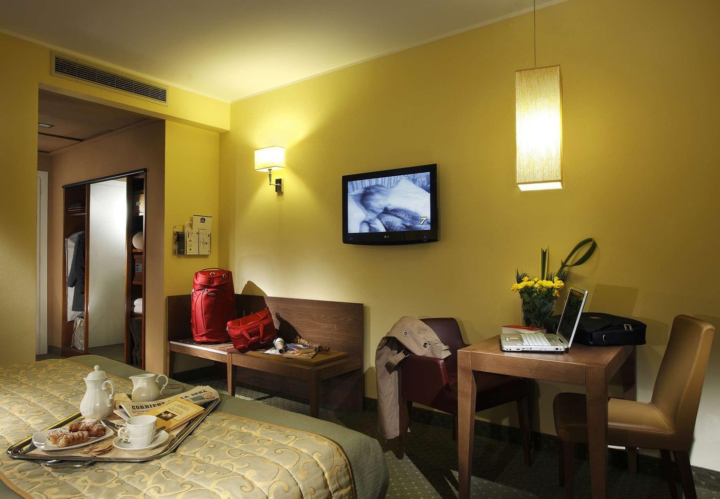 Best-Western-Grand-Htl-Guinigi-Room-22