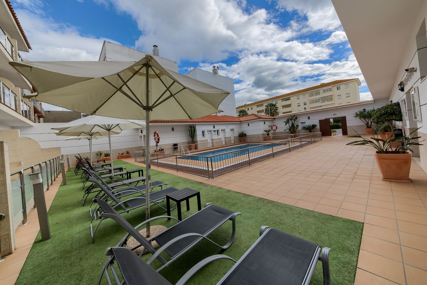 Loto-Conil-Apartamentos-Terrace-8