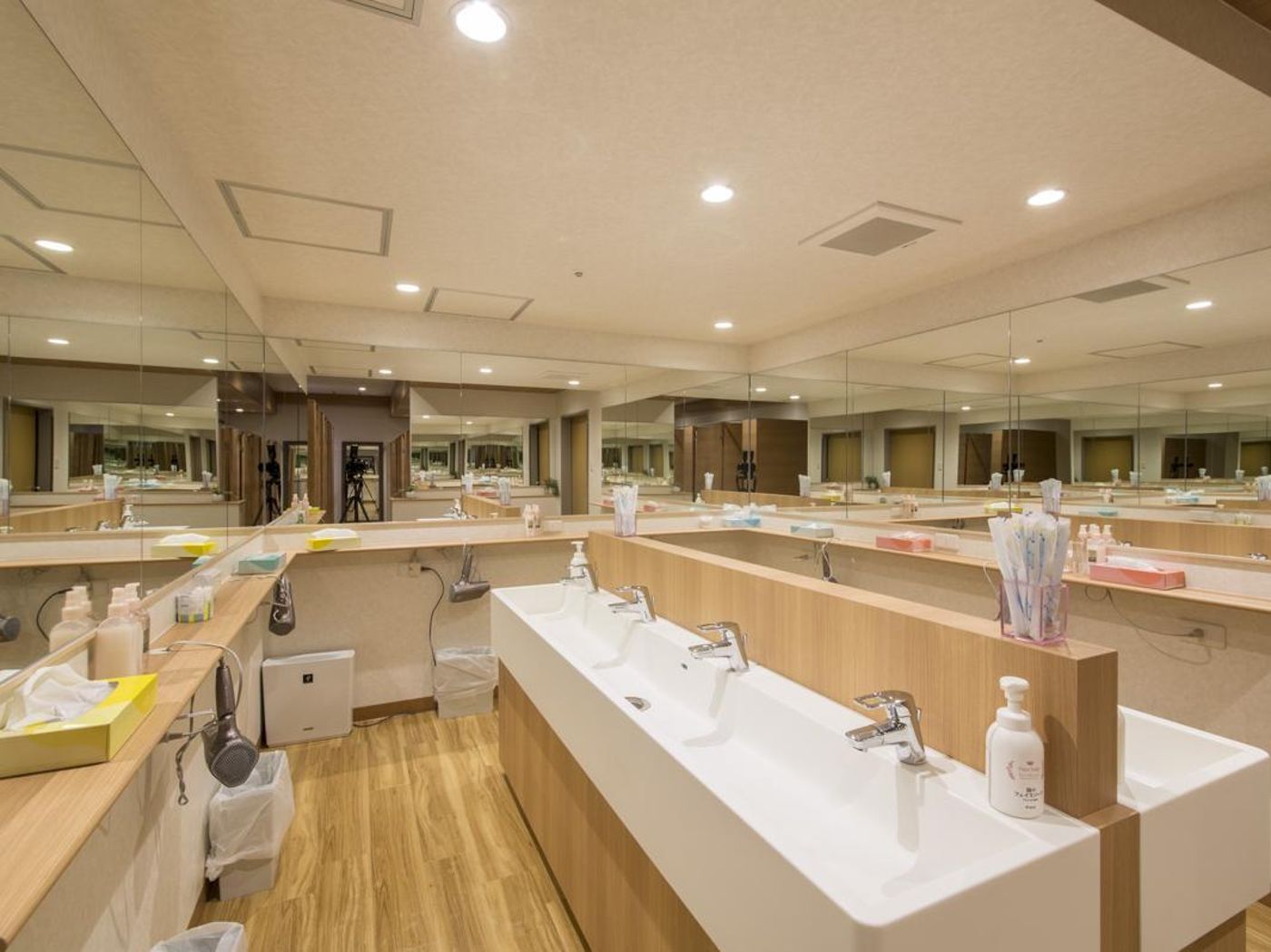 Shinjuku Kuyakusho-mae Capsule Hotel-Japan-Tokyo-Room-7