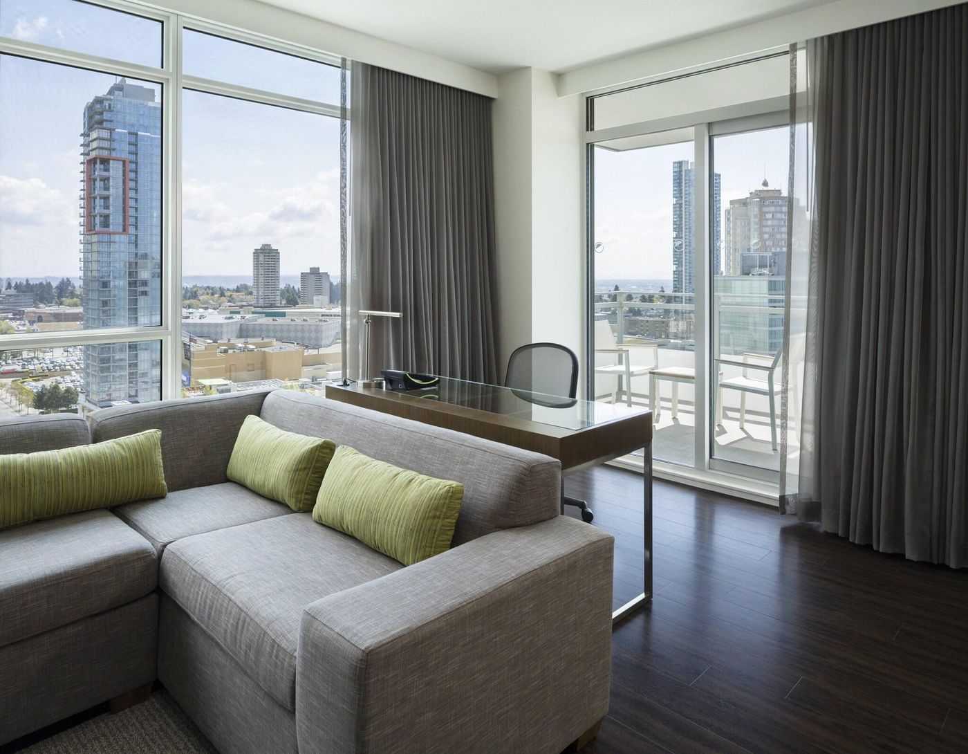Element-Vancouver-Metrotown-Room-7