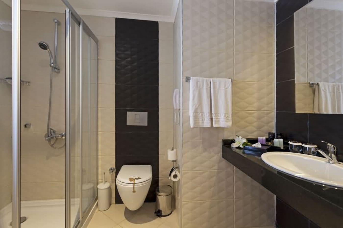 Diamond-Hill-Resort-Hotel-Room-16