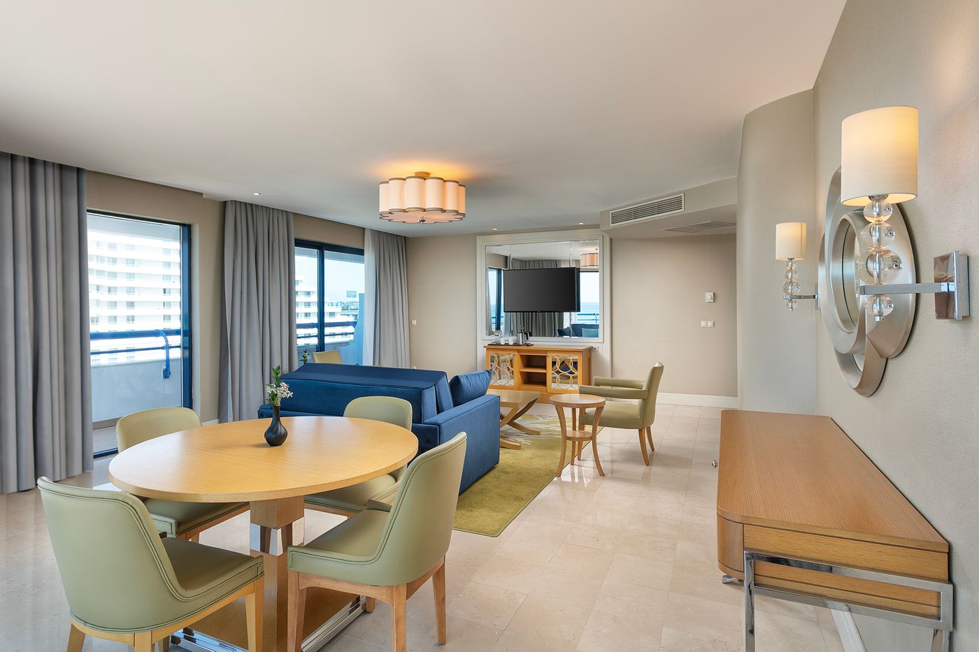 Titanic-Deluxe-Lara-Room-40