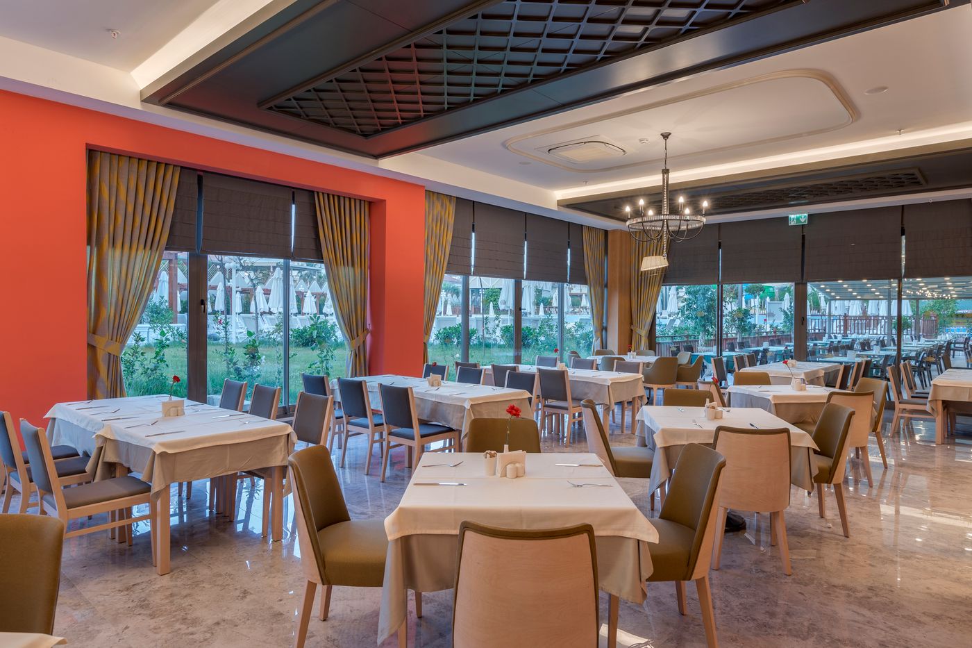 Side-Crown-Sunshine-Restaurant-33