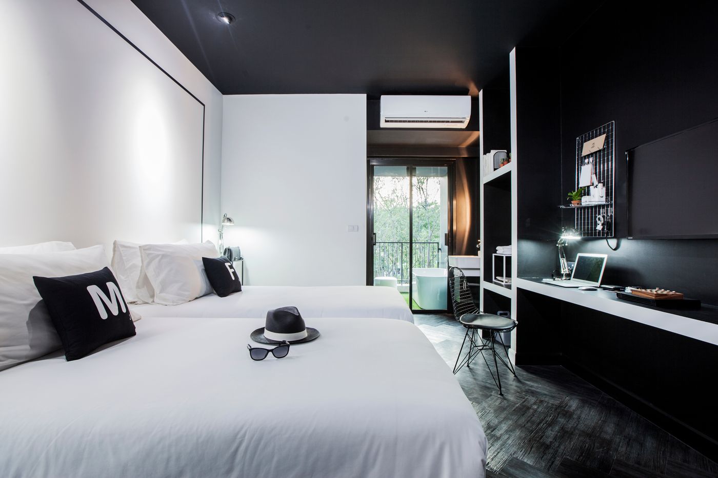 Blu-Monkey-Hub-and-Hotel-Phuket-Room-7
