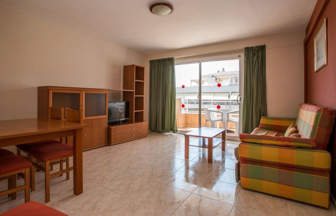 California Apartments III Y IV