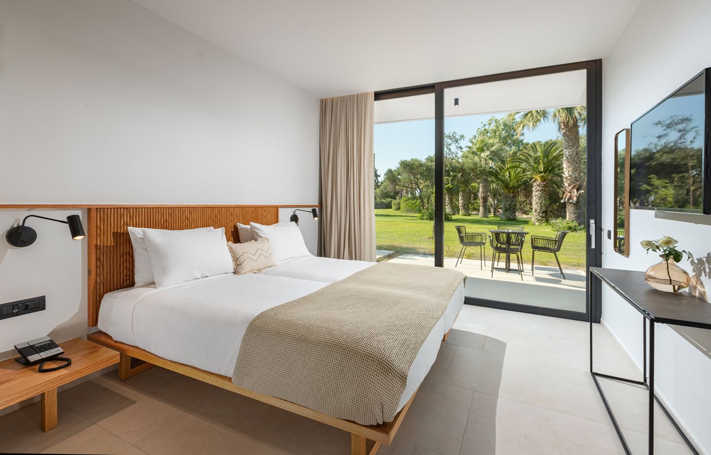 Caravia-Beach-Hotel-Room-14