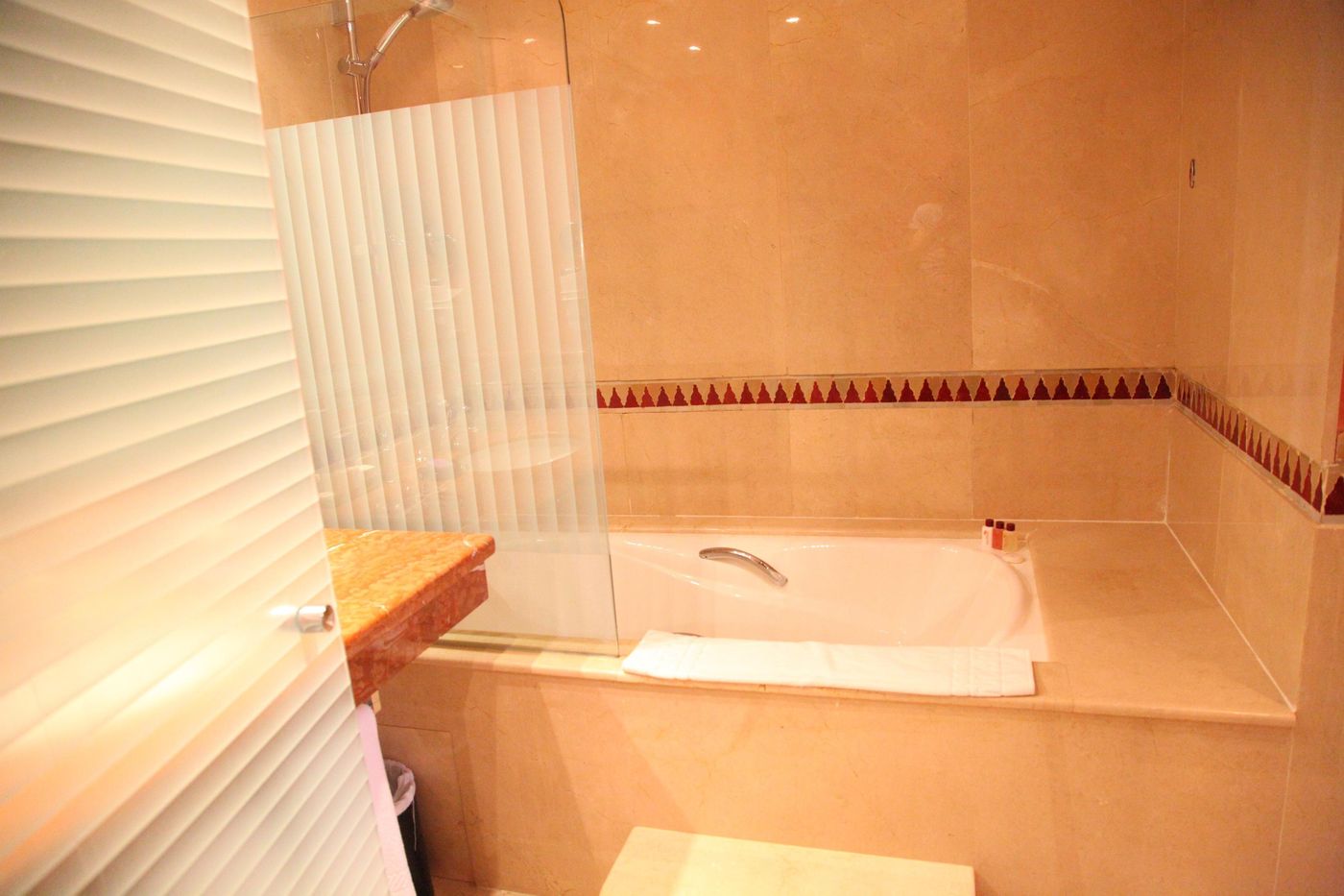 Palm-Plaza-Hotel---Spa-Room-75