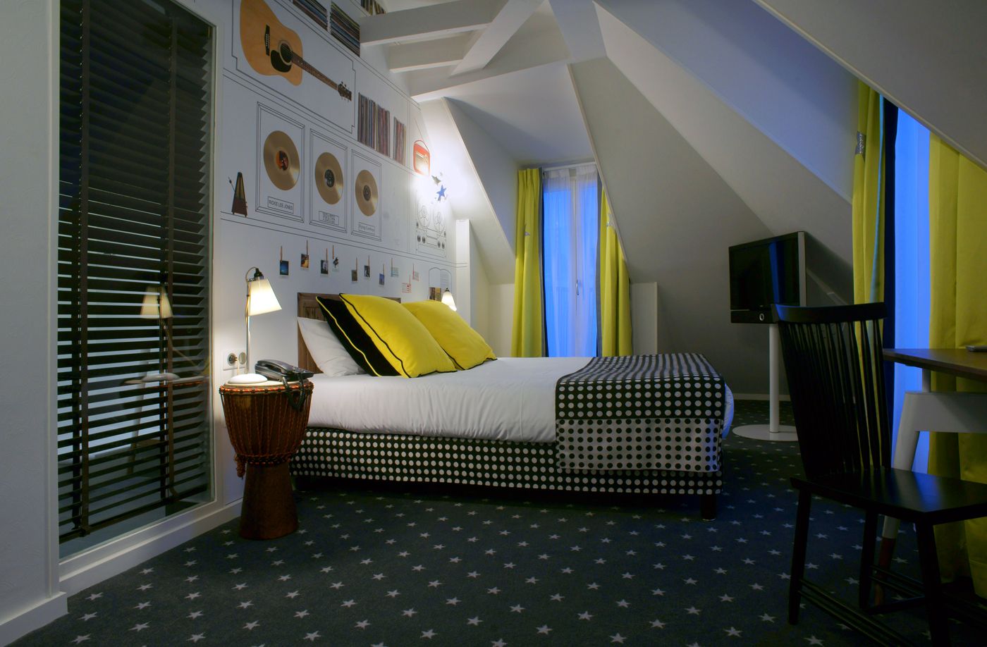 Hotel-du-Triangle-dOr-Room-13