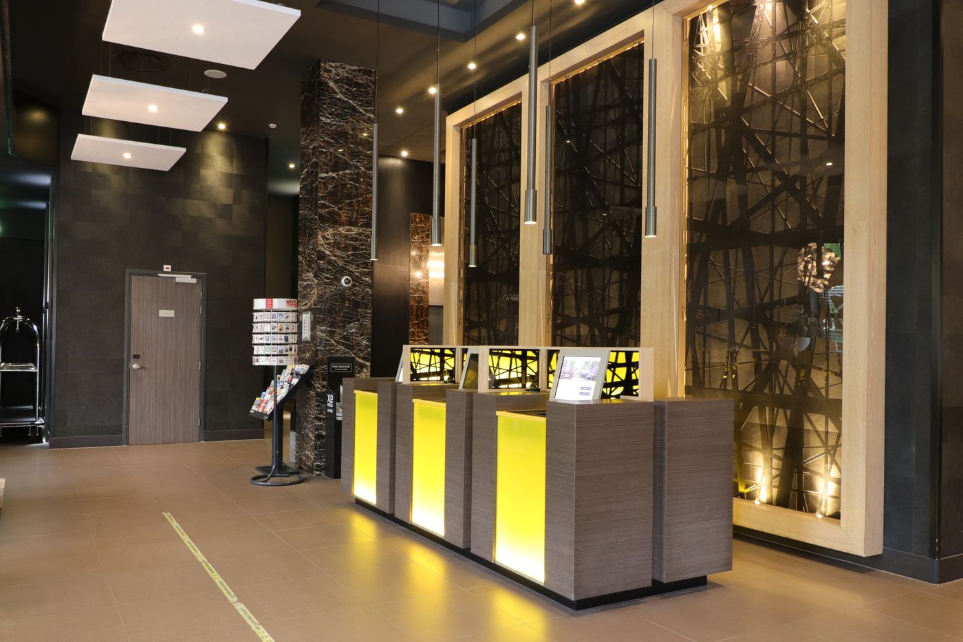 Xo-Hotels-Couture-Lobby-2