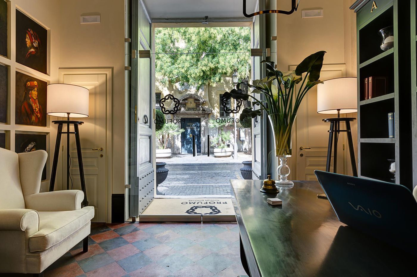 Profumo Maison Colosseo-Italy-ROME-Lobby-3