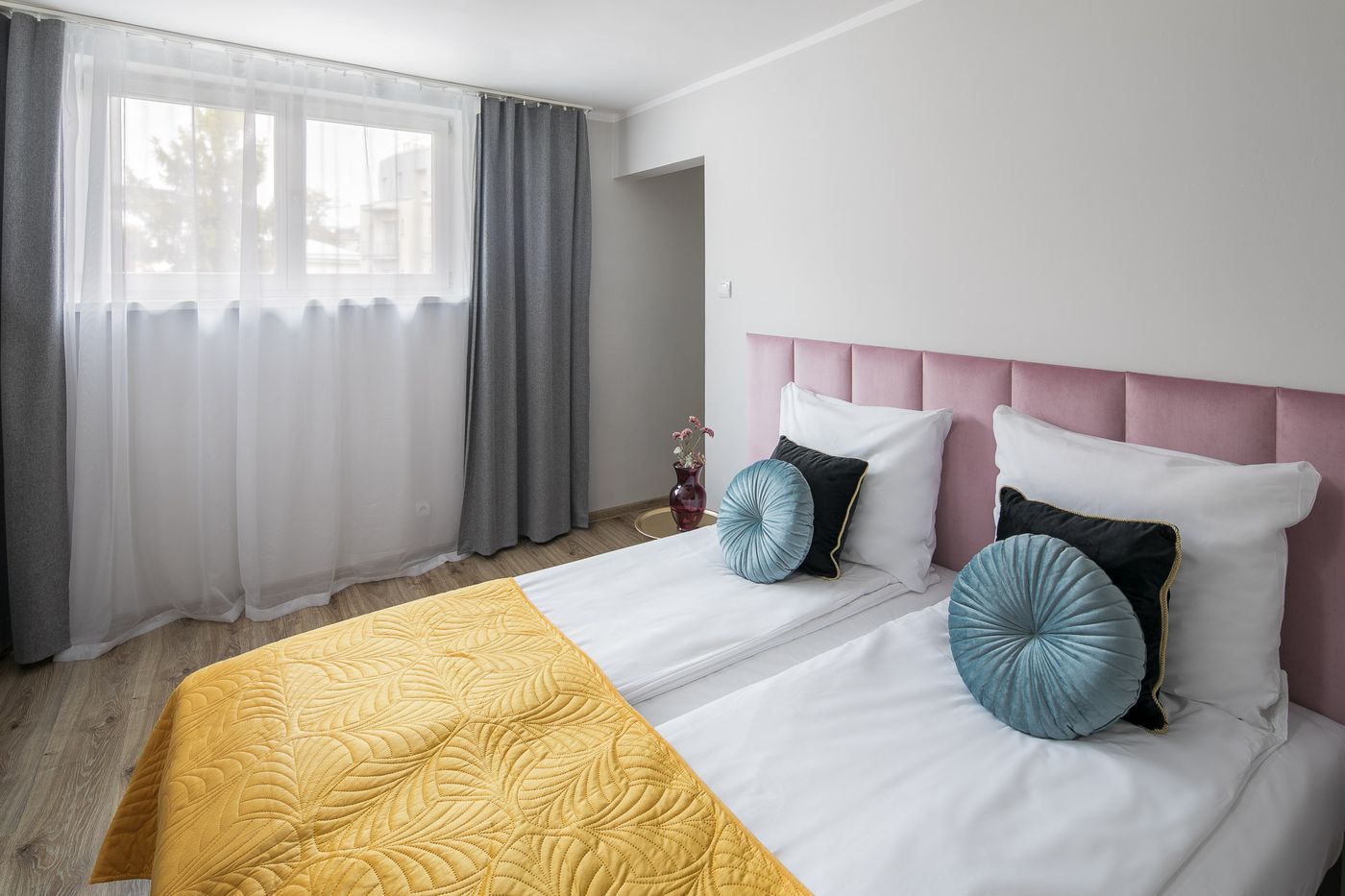 Green-Avenue-Apartments-Room-24