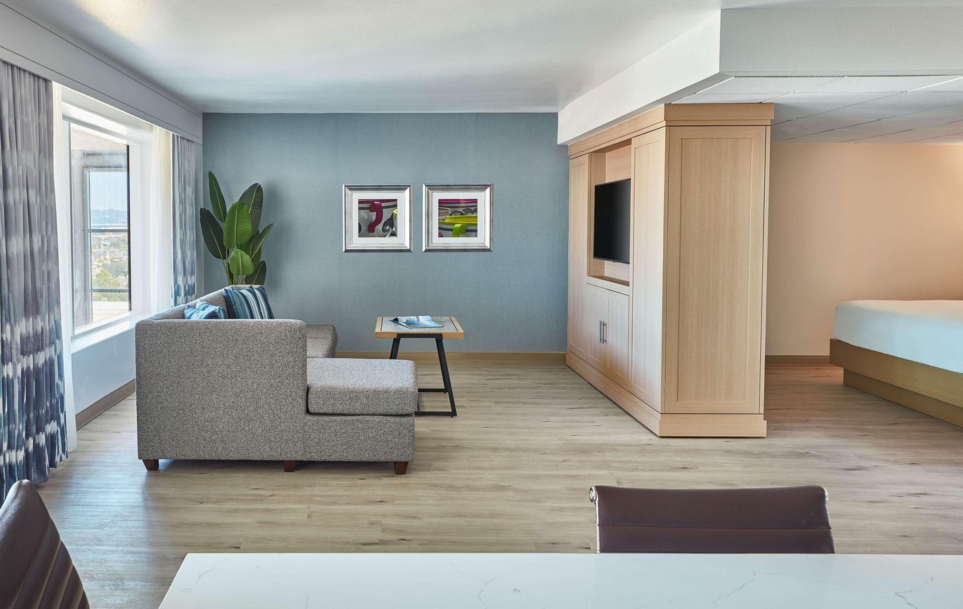 Hyatt-Regency-Orange-County-Room-28