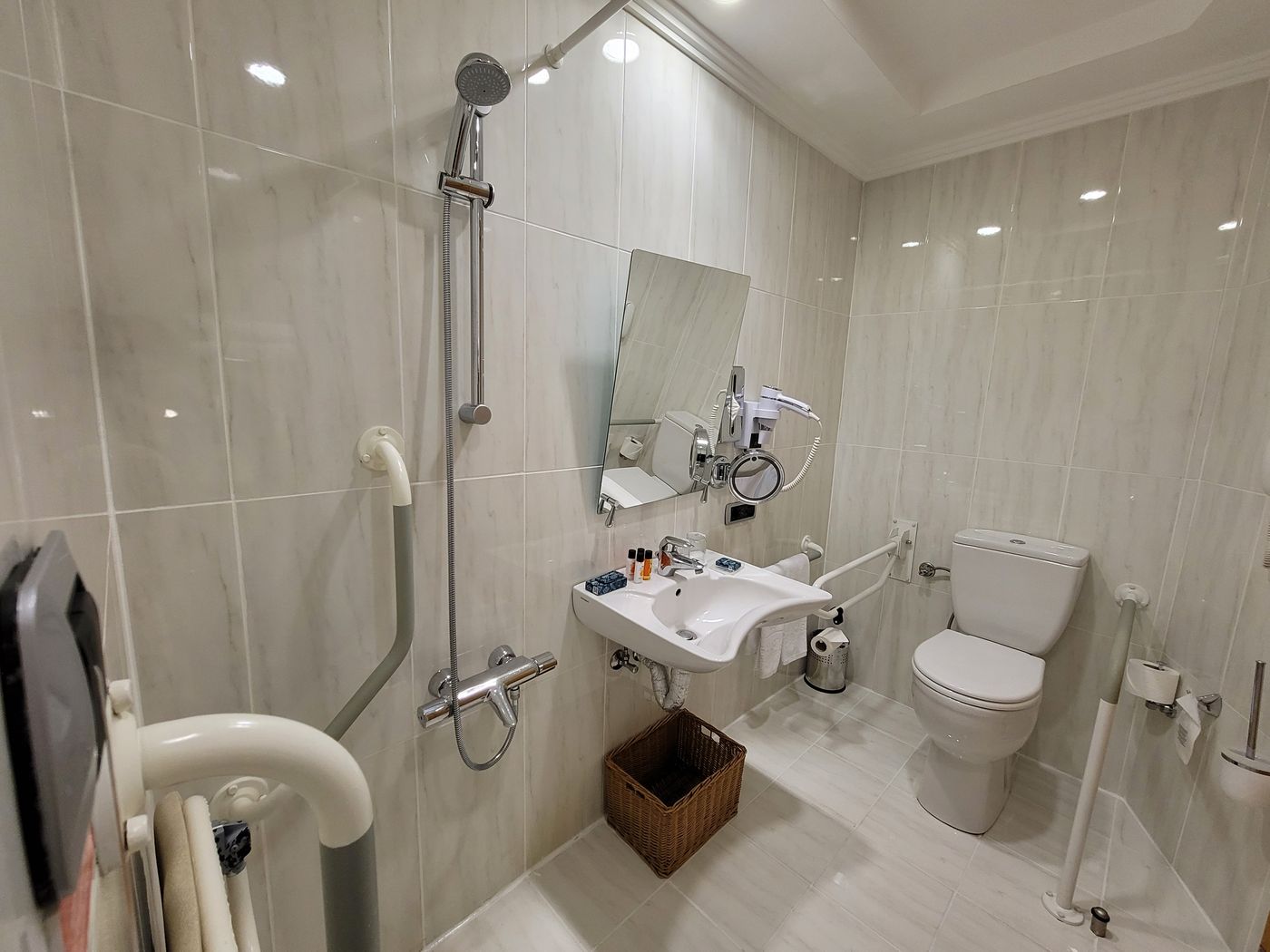 Wyndham-Grand-Izmir-Ozdilek-Room-35