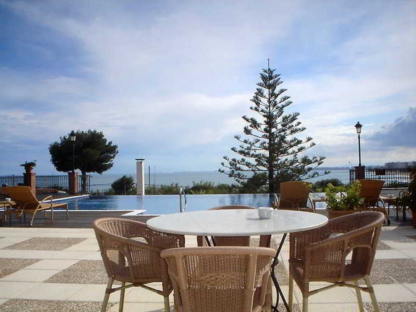 Termas-Marinas-el-Palasiet-Terrace-53