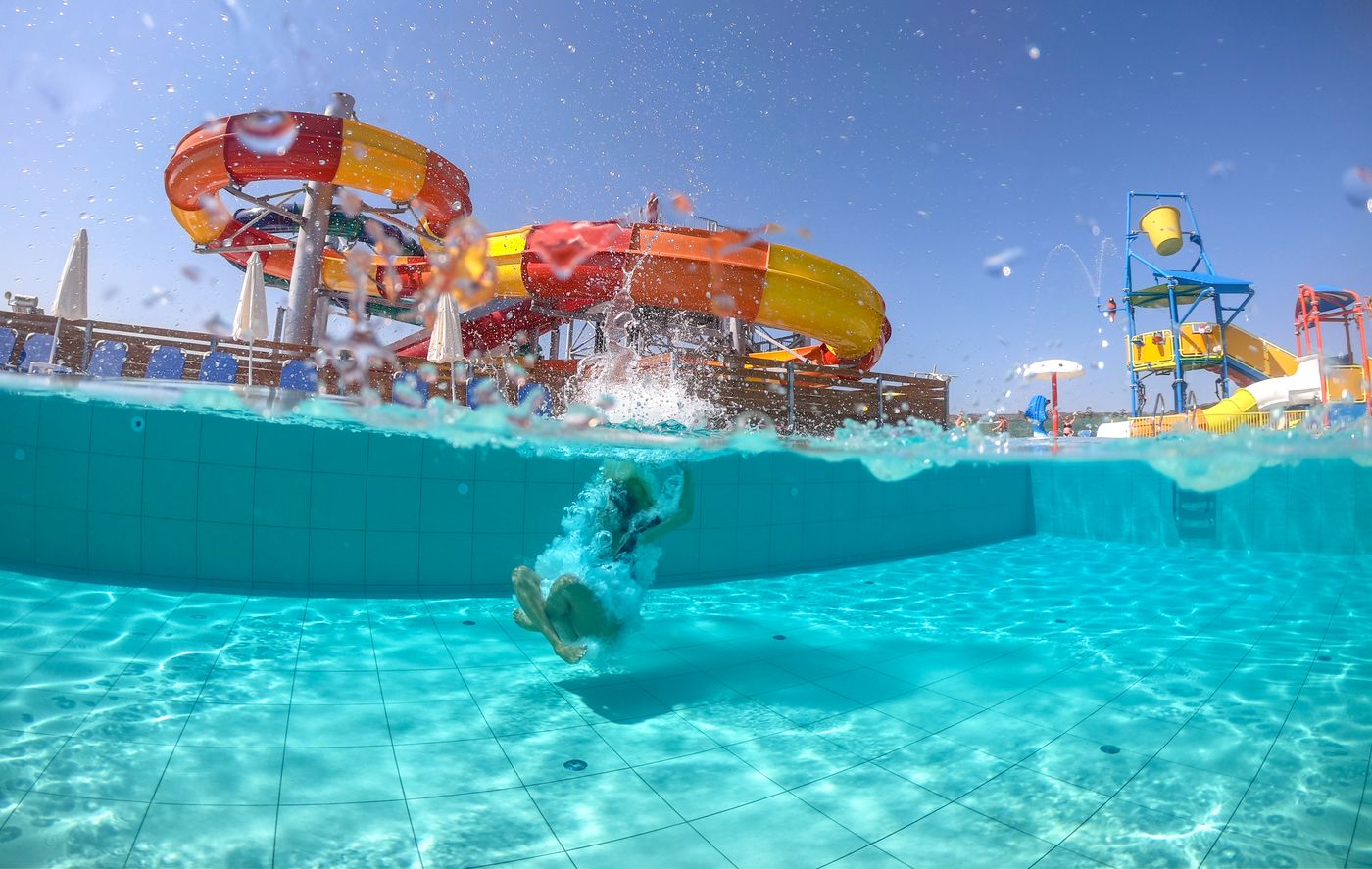 Selini-Suites-Sports-and-Entertainment-16