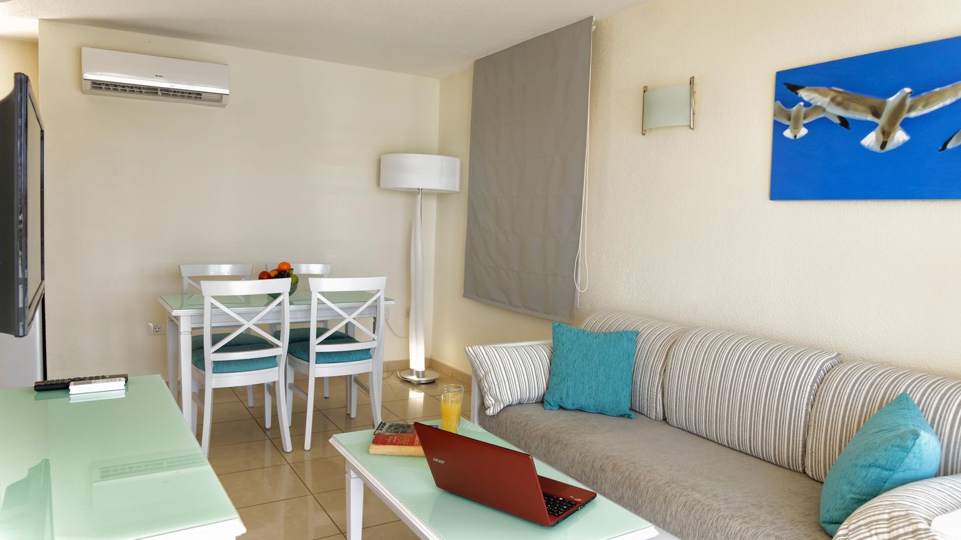 Apartamentos-Cocoteros-Room-37