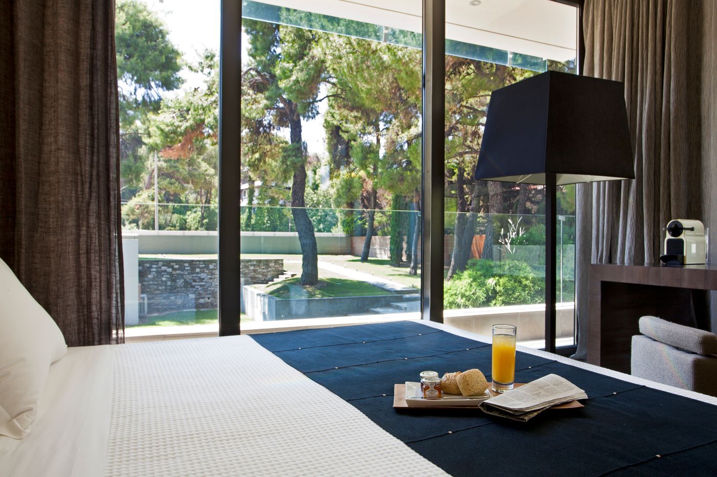 Life-Gallery-athens-Room-17