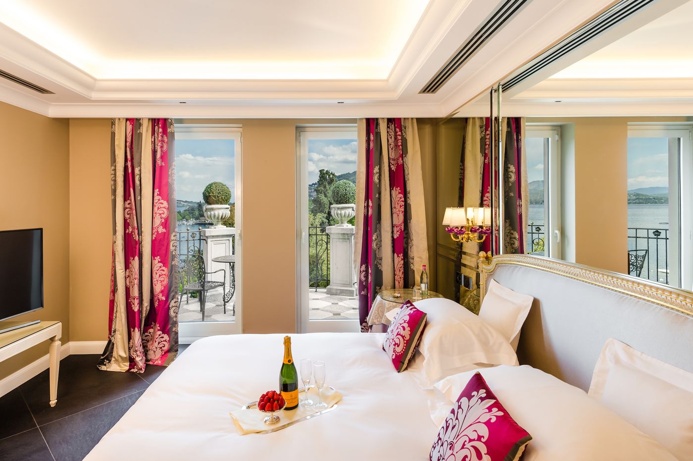 Villa And Palazzo Aminta