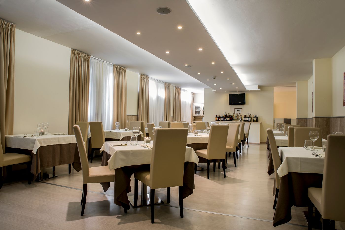 Executive-Restaurant-17