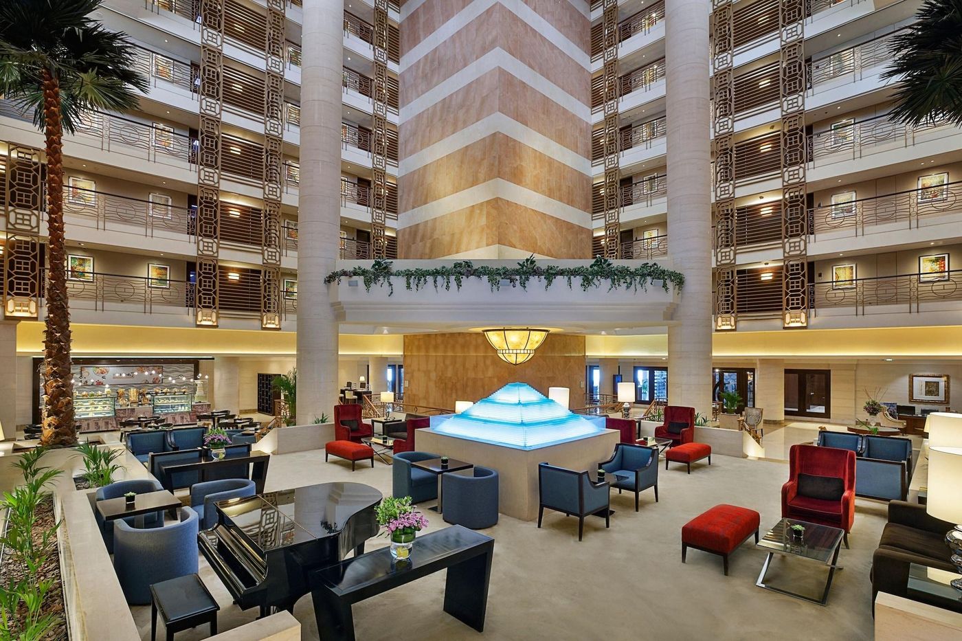 Sheraton-Dubai-Creek-Hotel-and-Towers-Lobby-65