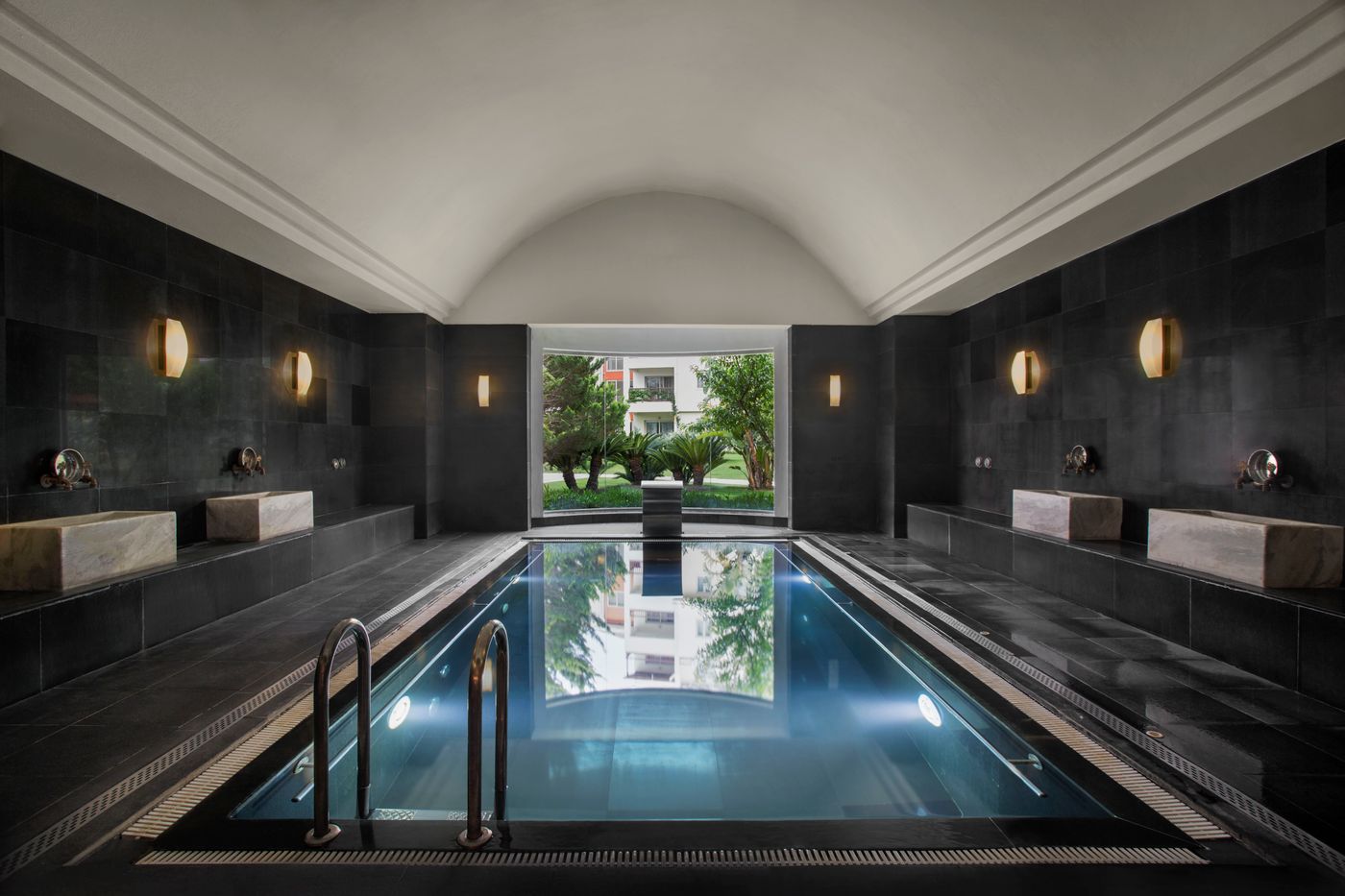 Lara Barut Collection