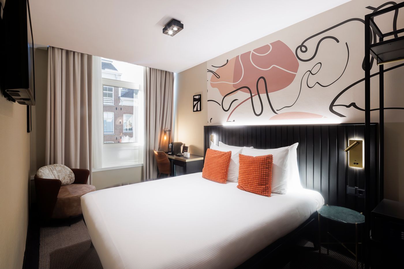 Huygens-Place-Room-36