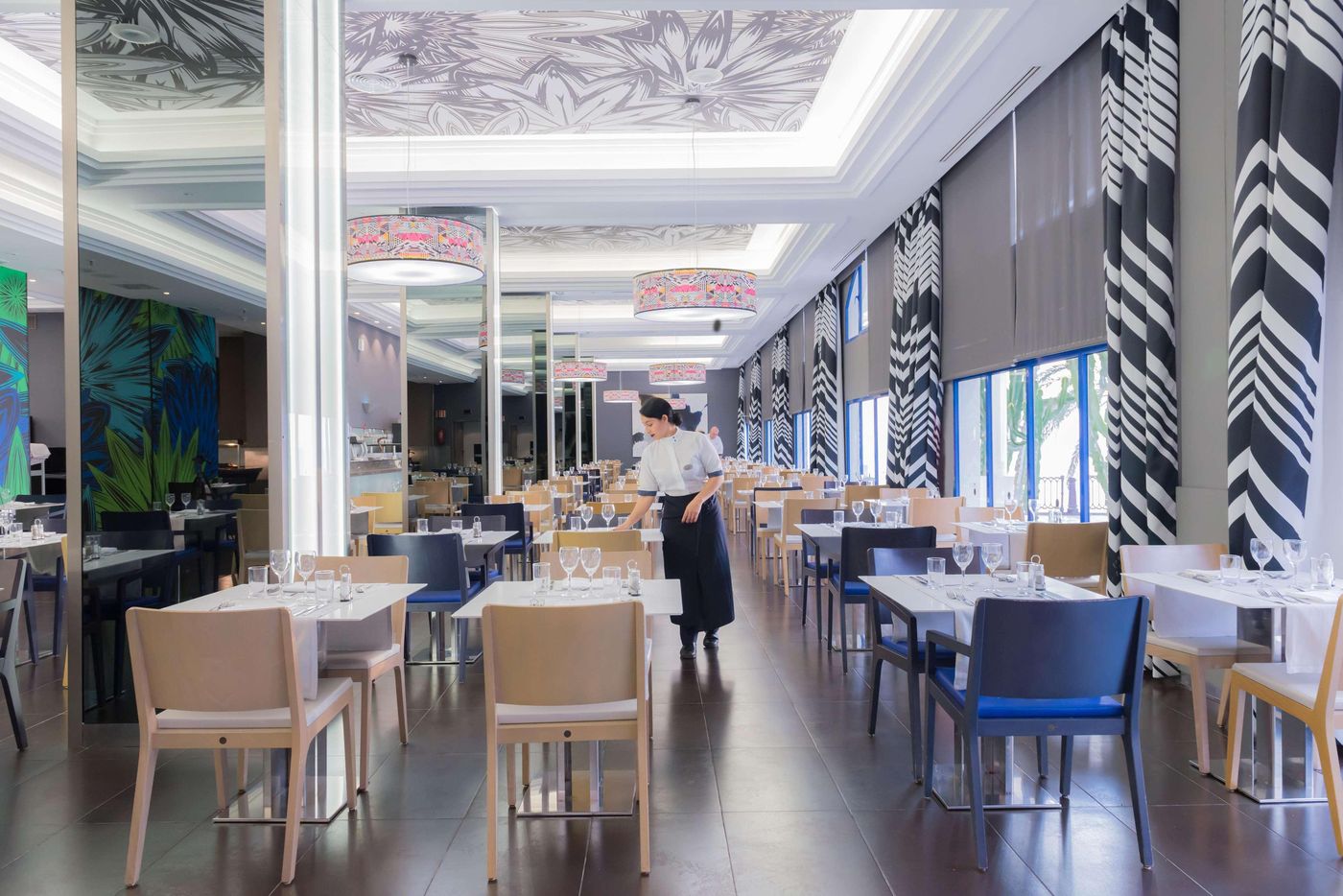 TUI-BLUE-Suite-Princess--Adults-Only--Restaurant-34