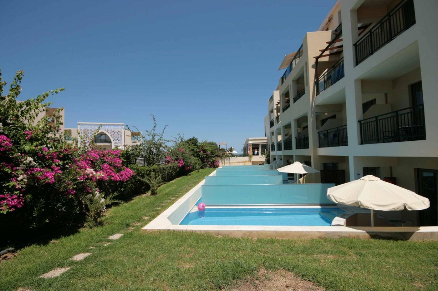 Hydramis-Palace-Beach-Resort-Room-22