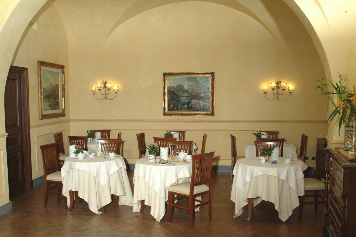 La-Ville-Restaurant-16