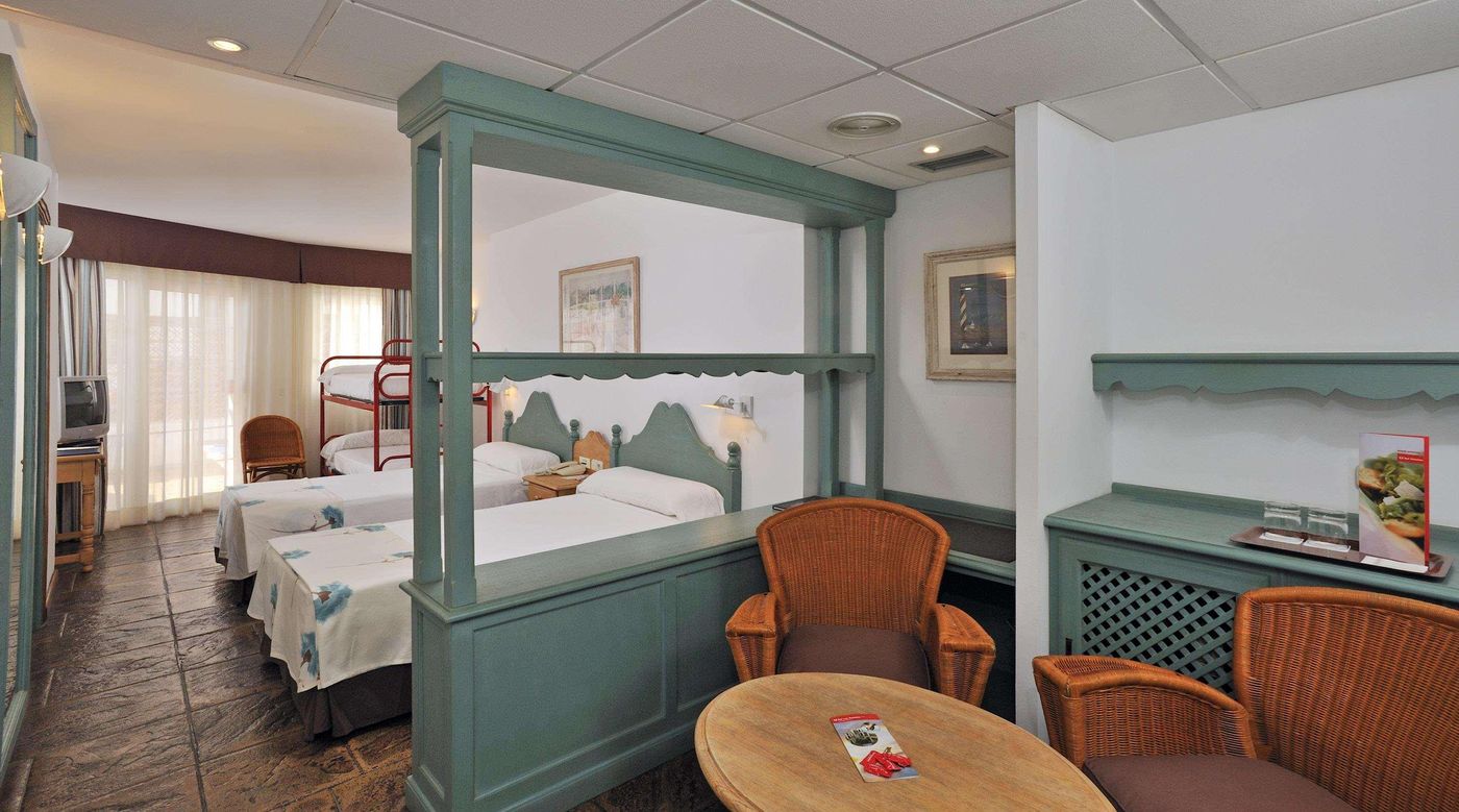 Sol-Los-Fenicios-Room-21