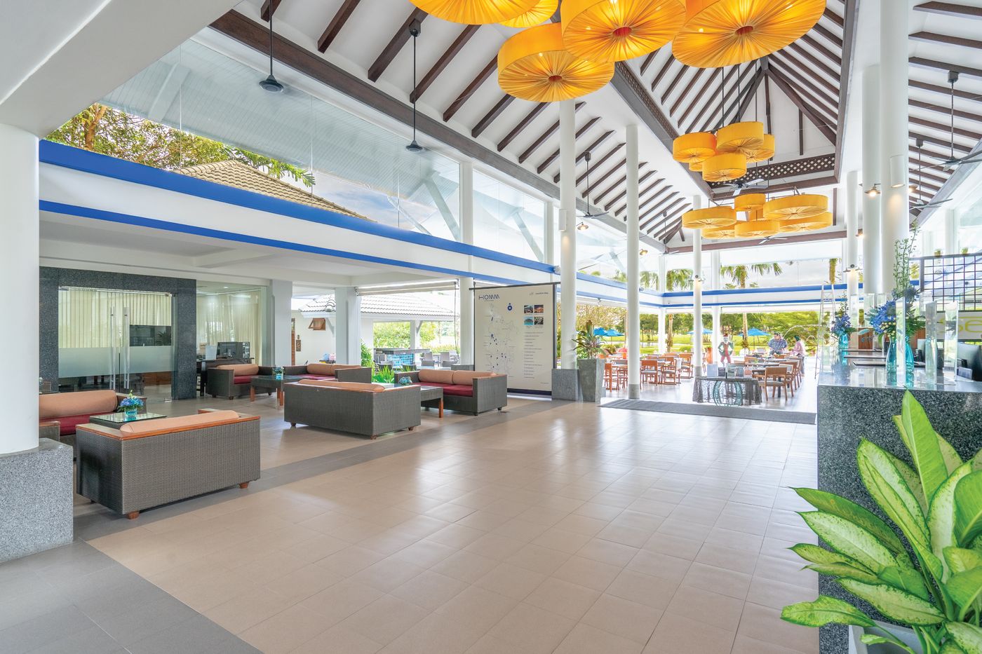 HOMM-Suites-Laguna---a-brand-of-Banyan-Group-Lobby-40
