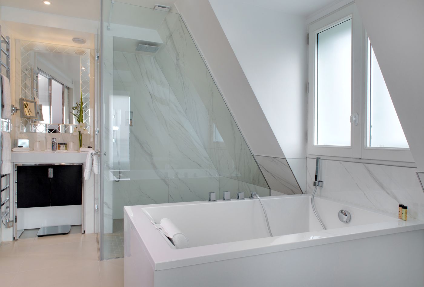 La-Villa-Haussmann-Paris-Room-26