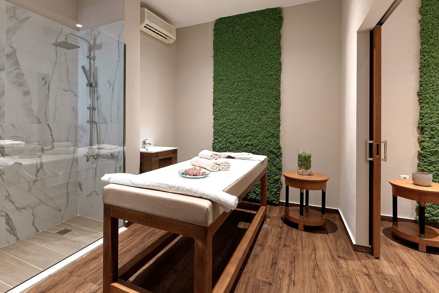 St. Constantin Hotel