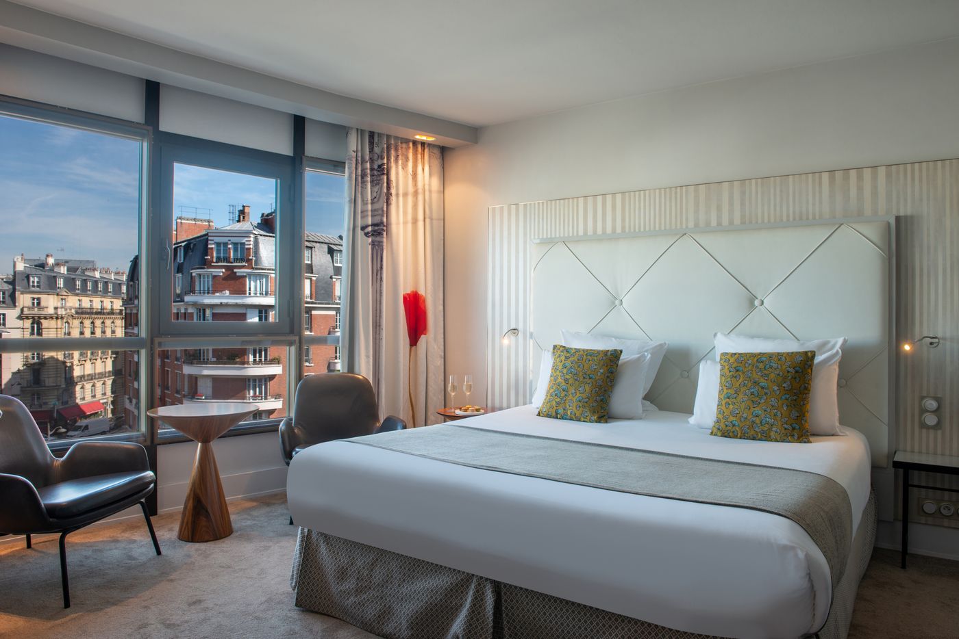 Le-Parisis-Hotel-Room-4