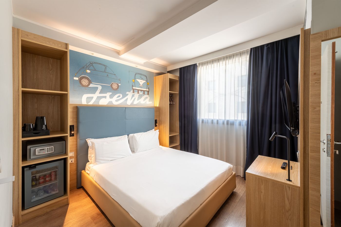 Neo-Hotel-Room-10