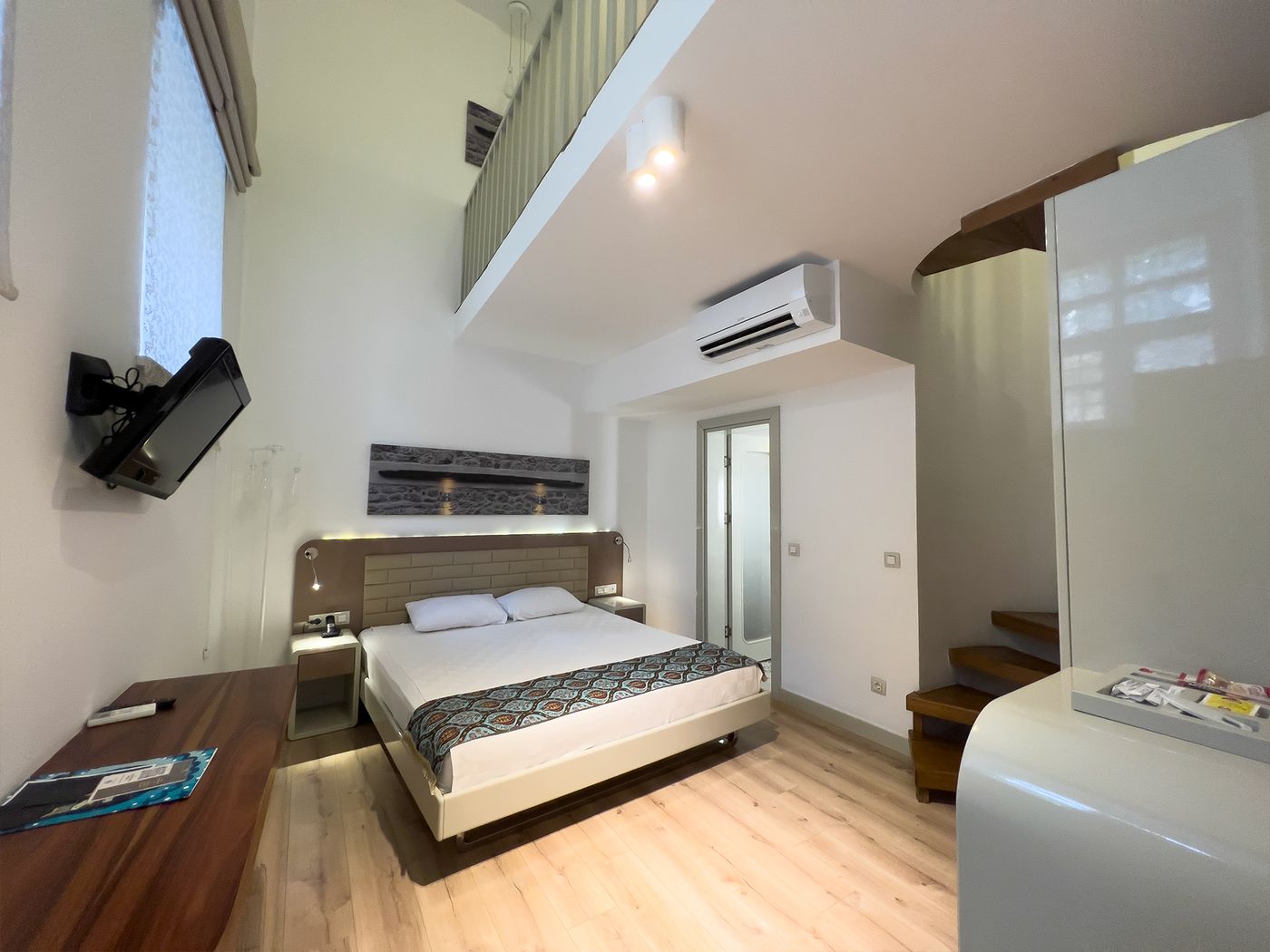 Puding-Hotel-Room-33