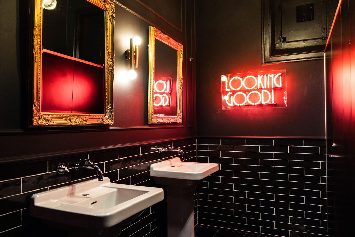 Sant-Jordi-Hostels-Lisbon-Lobby-20